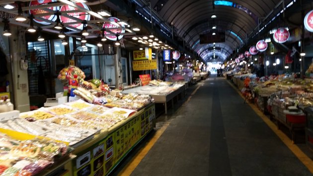 金海伝統市場内の風景
